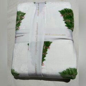 ✨NWT✨ cupcakes & cashmere: twin blanket